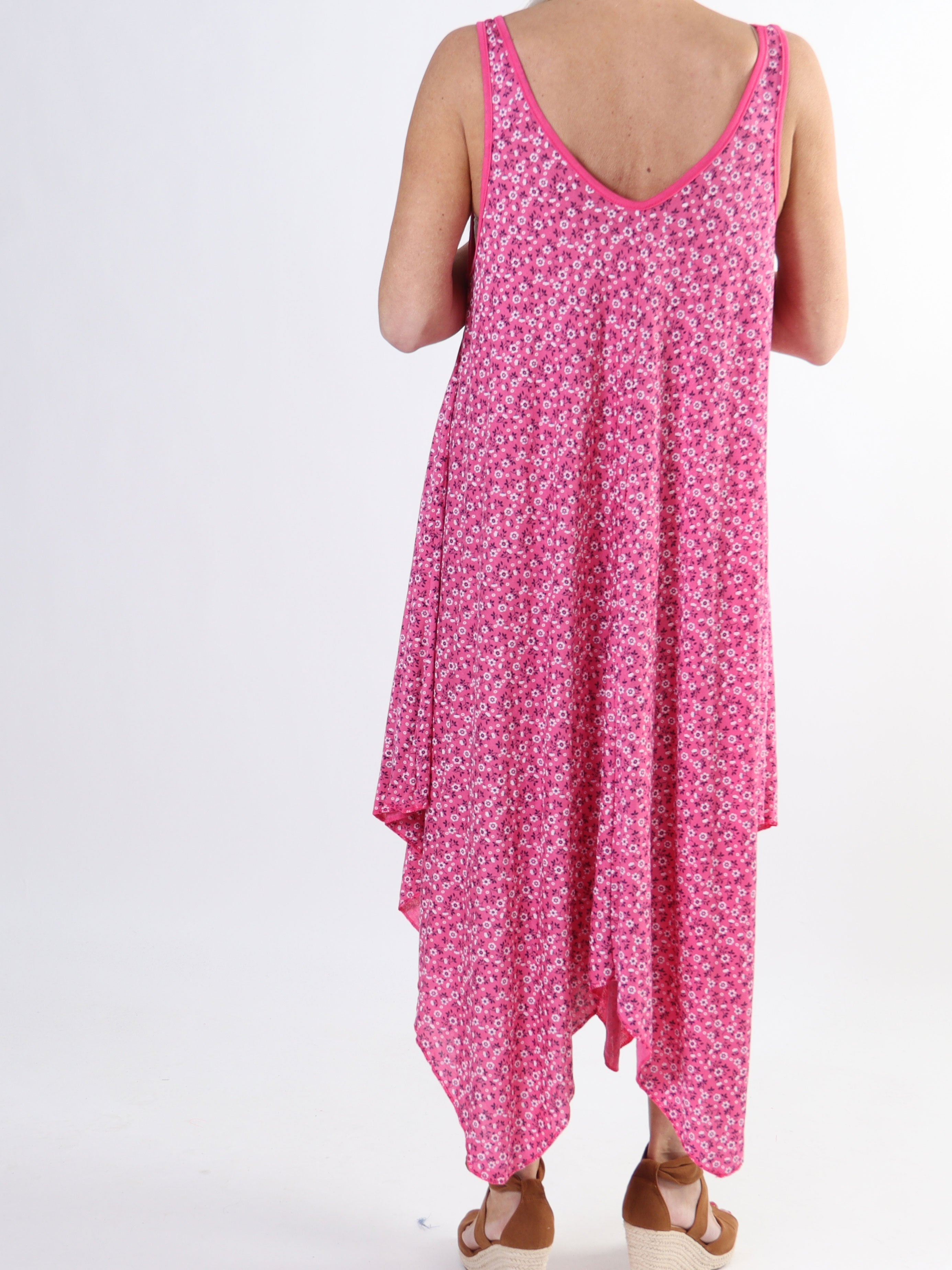 Veronica Small Flower - Klänning med blommönster och breda axelband i plusstorlek